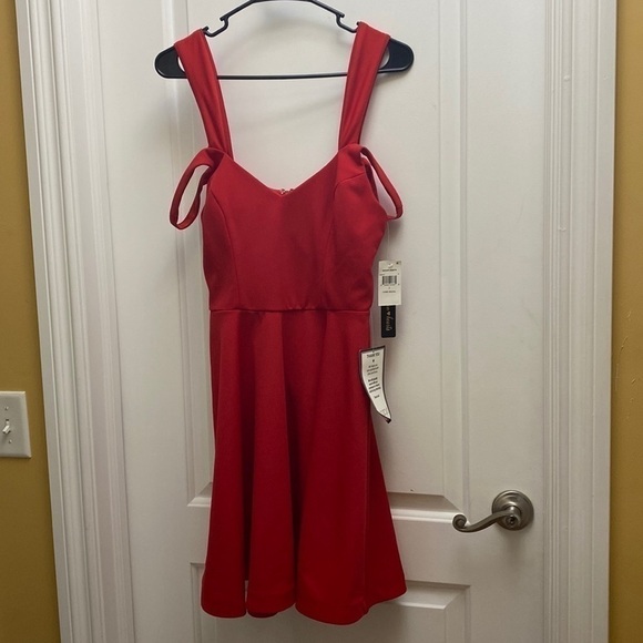 NWT Sequin Hearts Red Scuba Off Shoulder Fit Flare Dress size 7 - Picture 4 of 13